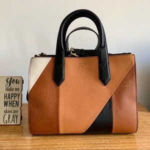 Versatile Fossil handbag/crossbody.